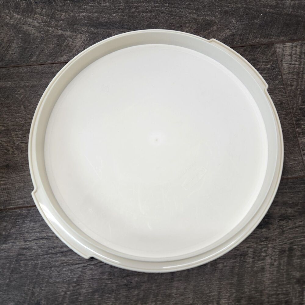 Vintage Rubbermaid Servin' Saver Large Cake Carrier Almond Base 13" X 7" - Picture 5 of 6